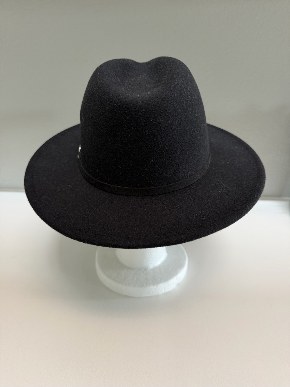 Black Wide Brim Felt Hat with Decorative Ring Band - Picture 3 of 3